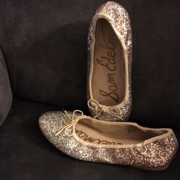 Shoes - Picture 2 of 4